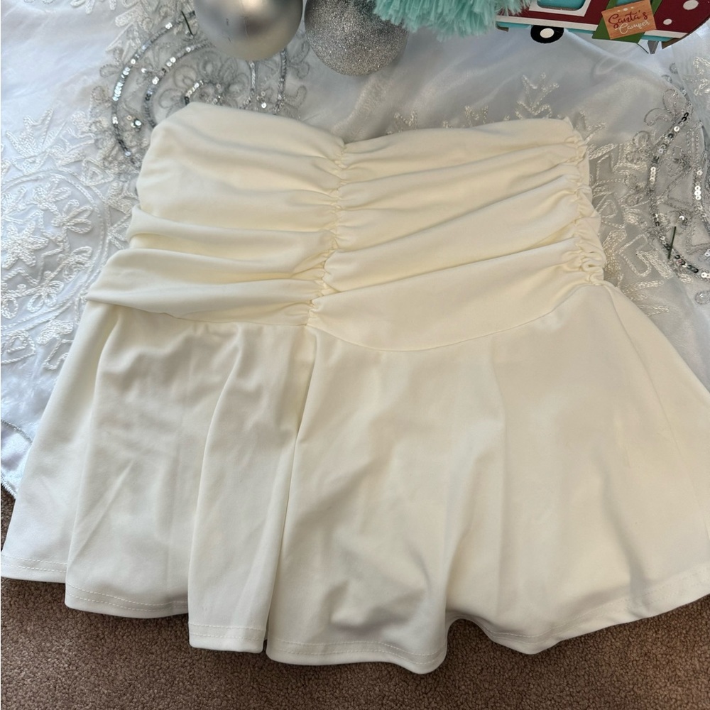 White cinched ruffle skirt
